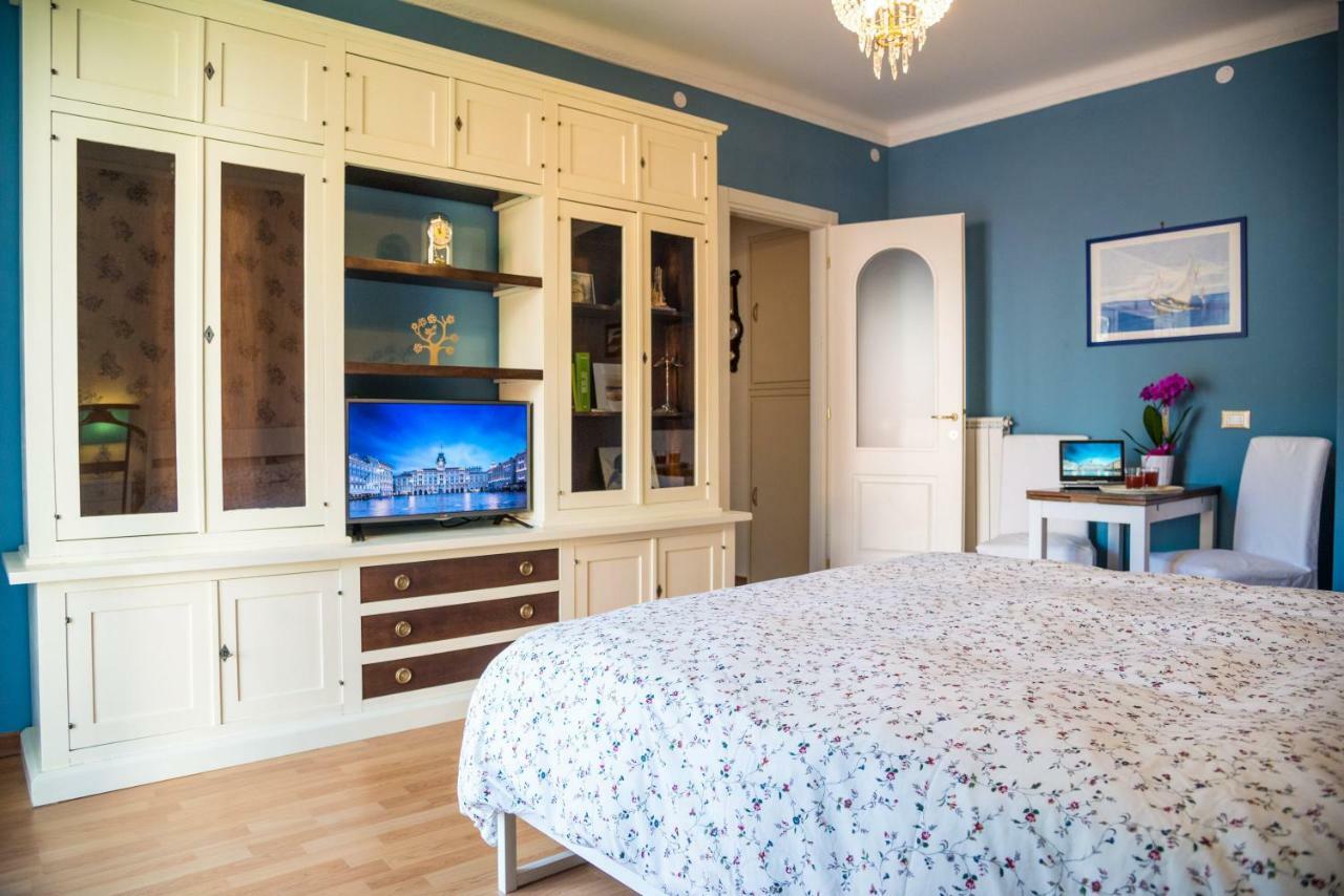 Room Felicia Trieste Exteriör bild